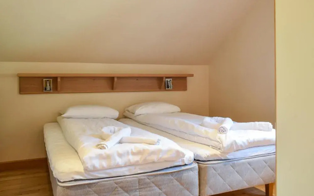 Beautiful Home in Farsund With 4 Bedrooms and Wifi