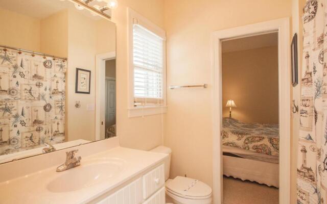 Beach Joy by Oak Island Accommodations