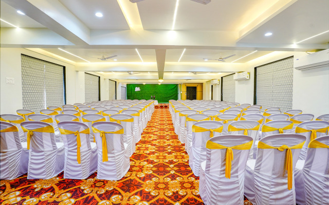 Fabhotel Kesar Inn