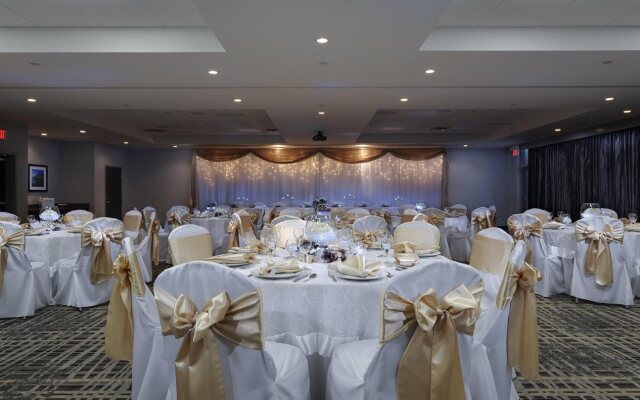 Hampton Inn & Suites by Hilton, Airdrie, AB, Canada