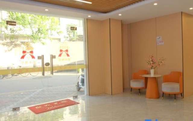 Zhoujing Apartment (Huangpu Military Academy Branch)