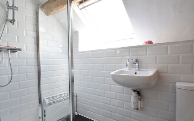 Cozy Mansion in Montreuil-la-cambe With Garden