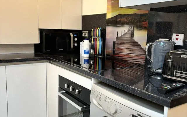 Cozy 2 Bed Property in High Wycombe Tn