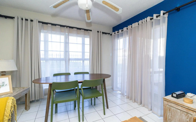 Modern Seaview Apartment