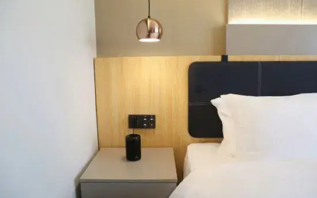 Homeinn Selected Hotel (Linyi Xianggang Road Airport International Convention and Exhibition Center)