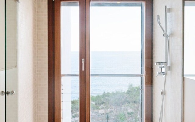 Sea Front Luxurious Villa