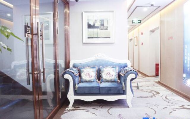 Ruo Bi Lin Hotel（Shanghai Lujiazui Century Avenue Metro Station Hotel）
