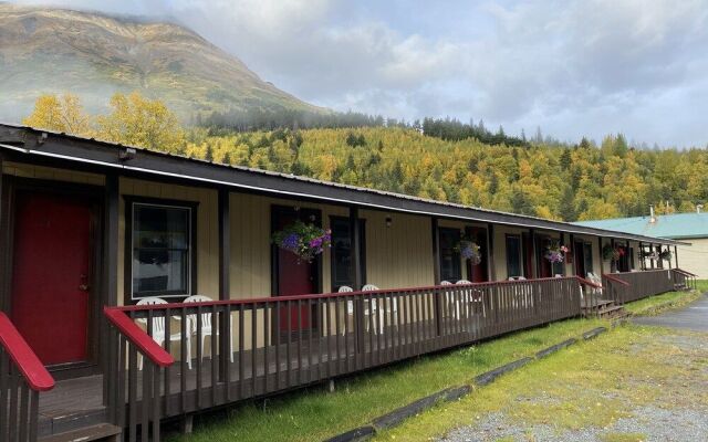 Trail Lake Lodge