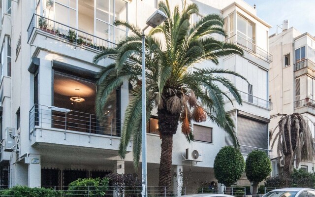 Luxury 3 BR Near the Beach