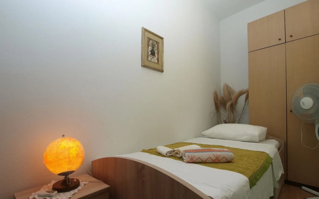 Apartment 1123