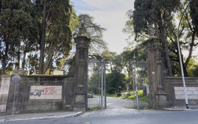 Trastevere 2 BR Cozy Apartment