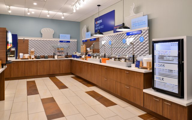 Holiday Inn Express & Suites Ruskin by IHG