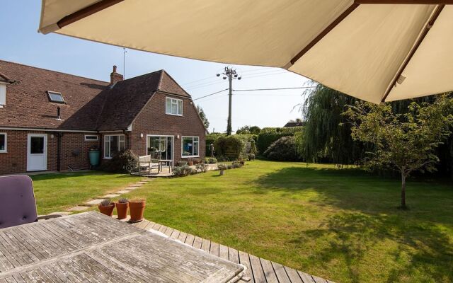 Secluded Rural Retreat Close to Beach - Sleeps 12