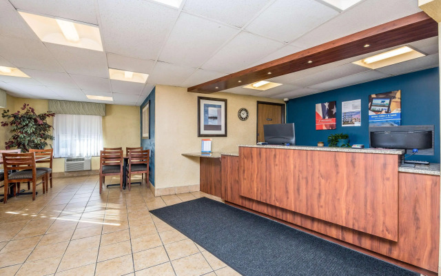 Motel 6 Cedar Rapids, IA - Airport