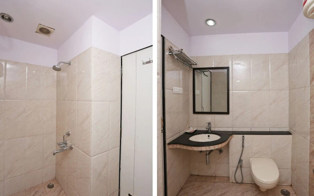 OYO 22040 Hotel Central Plaza