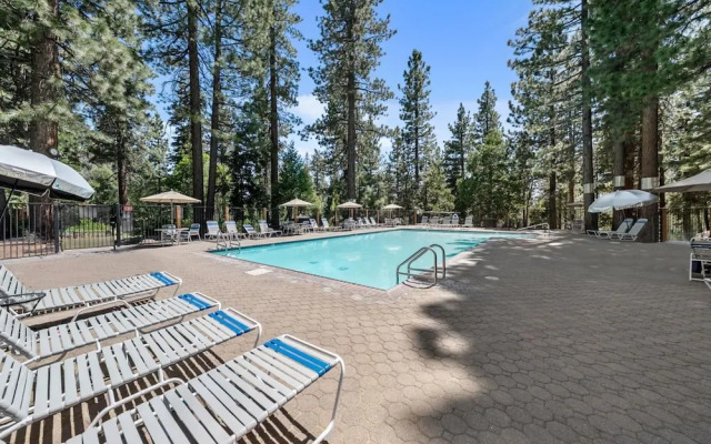 Kingswood Village Escape For 4