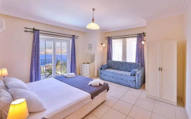 Kaş, deniz manzaralı, 6 kişilik villa