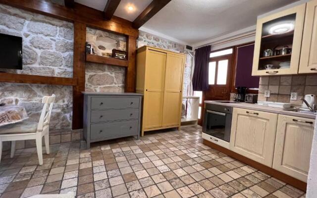 Guesthouse F
