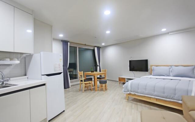 Sea and Star Pension