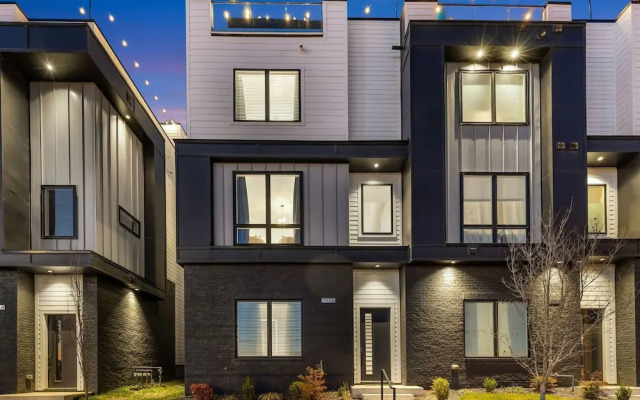 Downtown Nashville Hot Tub Game Room Karaoke