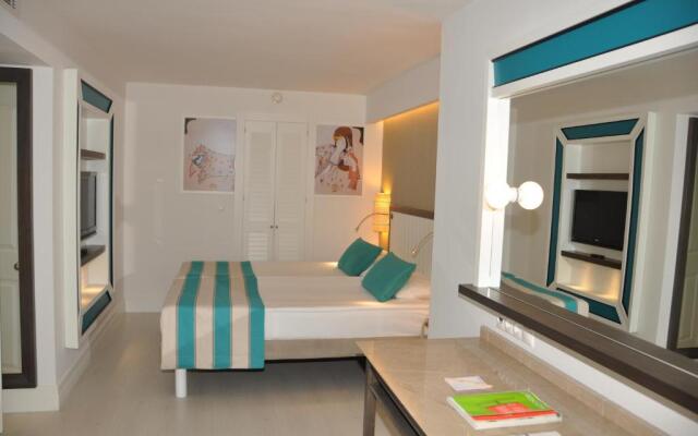ROBINSON PAMFILYA - All Inclusive