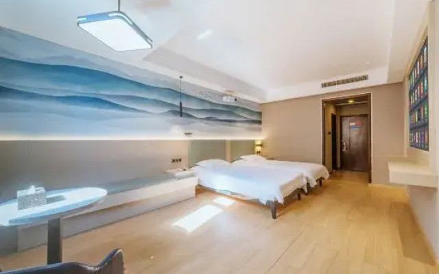 Outai Cinema Hotel (Yinfan Branch, Tangxia Square West Road)
