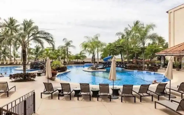 Seaview Oasis 1-BRSuite in Croc's casino