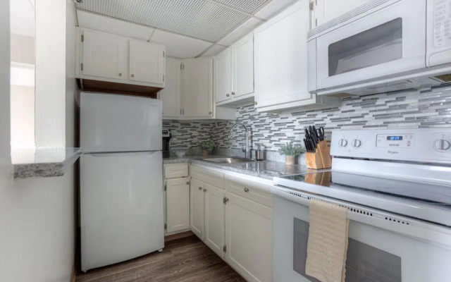 FRONTDESK 1431 Washington Blvd Apts Downtown Detroit