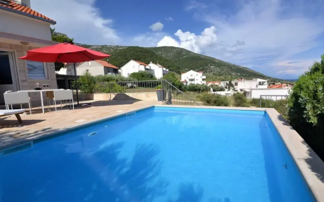 Marvelous Escape Bol Island Villa With Pool