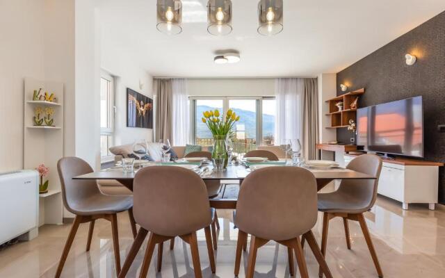 Villa SALVIA - new, modern villa near Split