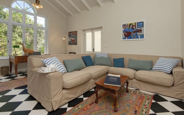 Malayla Guesthouse - Adults Only