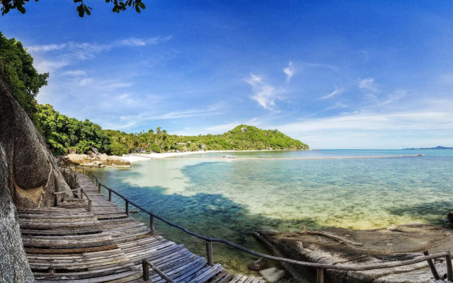 AmaresA Resort & Skybar