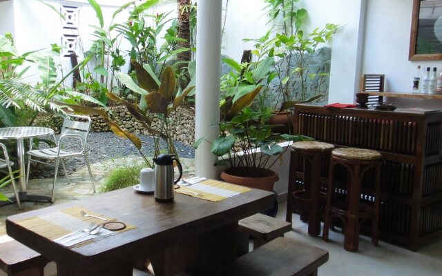 Argonauta Boracay Apartment Suites and Villas