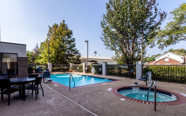 Hampton Inn & Suites Jackson-Coliseum