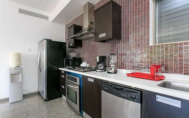 Infinito 21 PH & Jacuzzi by Tripintravel