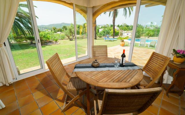 Villa Cantallops