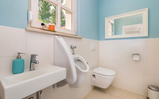 Beautiful Home in Lovran With Sauna, Wifi and 6 Bedrooms