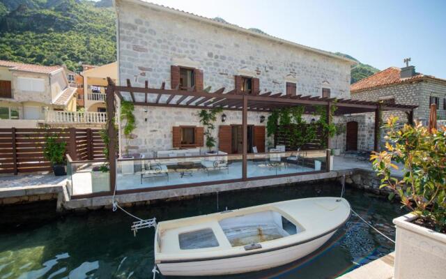 Seaside House Kotor
