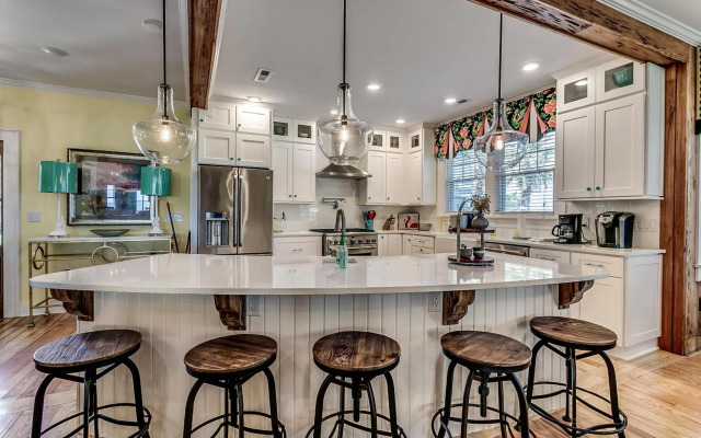 -Under The Sea (8 Bdrm / 7 Bath, Sleeps 22)