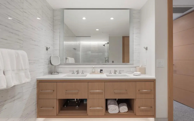 Snowmass Lux Getaway by Snowmass Vacations