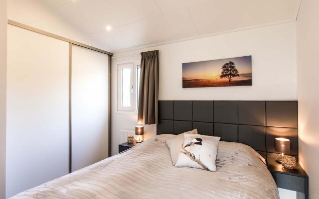 Chalet in a Holiday Park Park De Veluwe