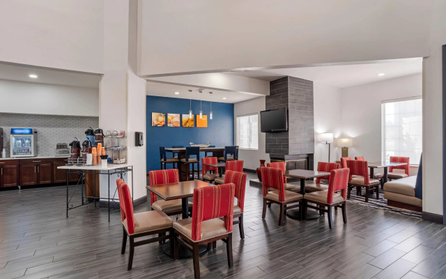 Comfort Suites Hattiesburg near University