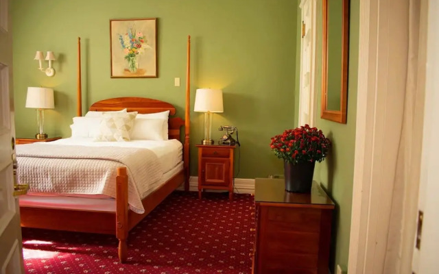 The Brewster Inn