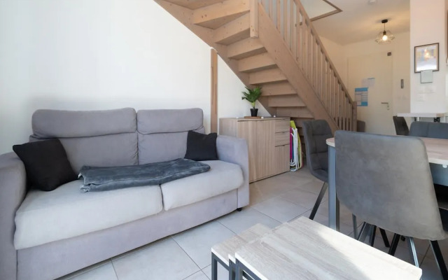 Bright Retreat Near Beach