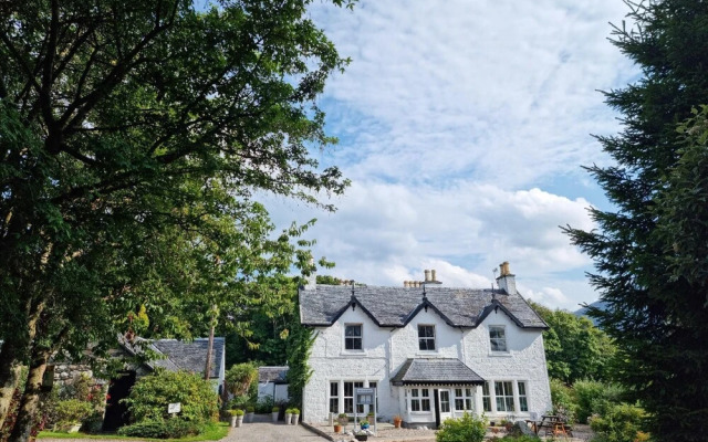 Loch Leven Hotel & Distillery