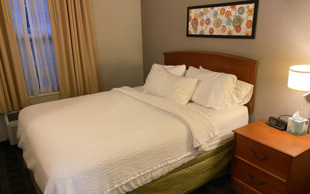 MainStay Suites Middleburg Heights Cleveland Airport