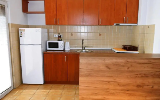 Hostel Sani