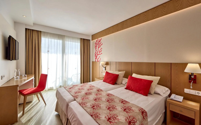 Universal Hotel Perla