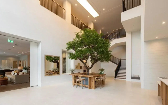 London Greenford by Charles Hope