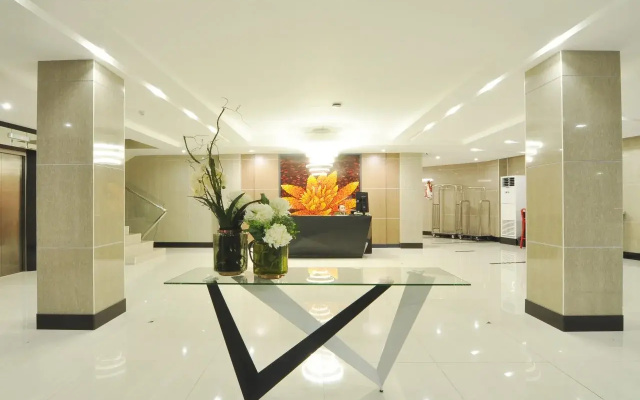 717 Cesar Place Hotel